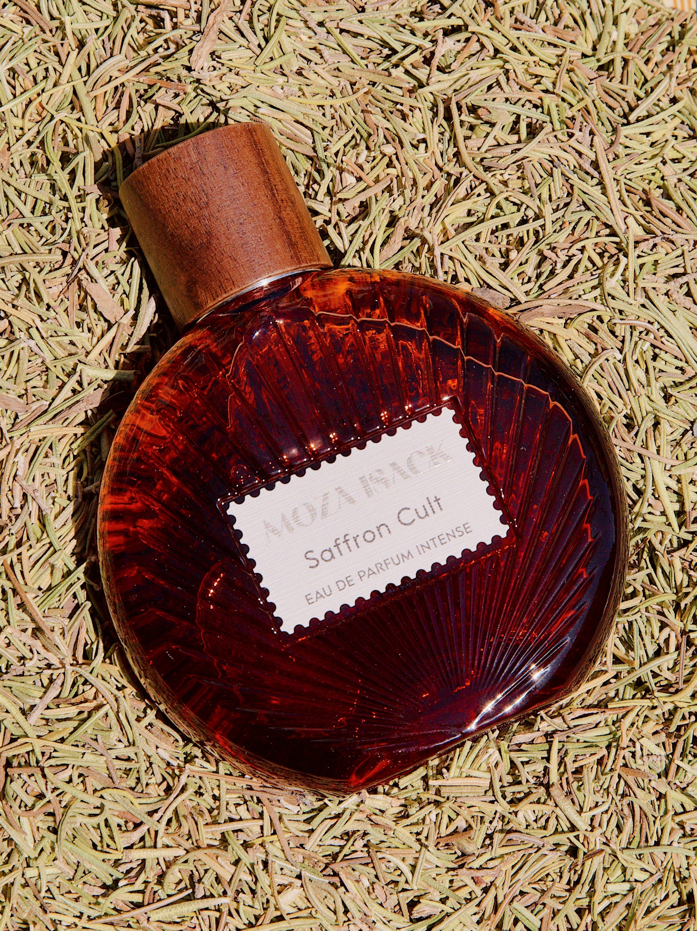 בקבוק בושם Saffron Cult מבית MOZA ISACK